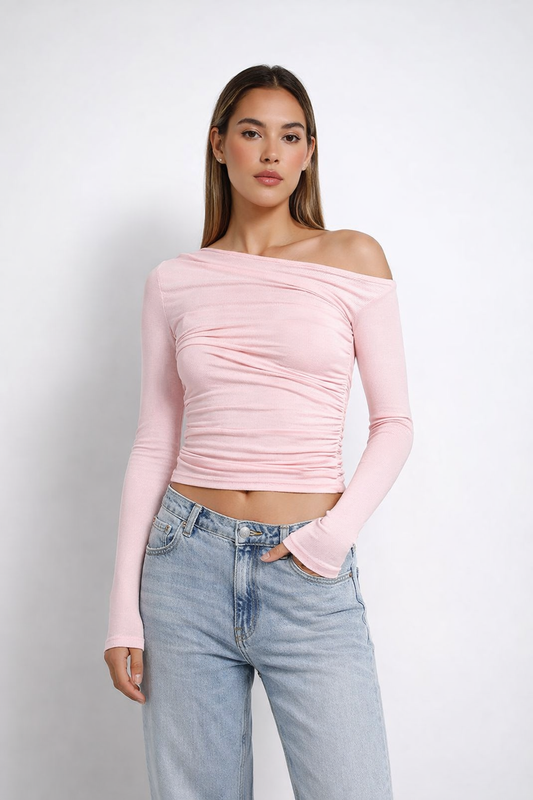 Jasnoróżowy top off-shoulder z marszczeniem i długim rękawem