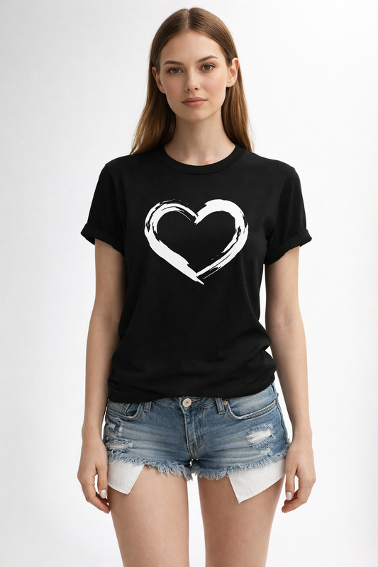 Czarna koszulka T-shirt z białym nadrukiem serca