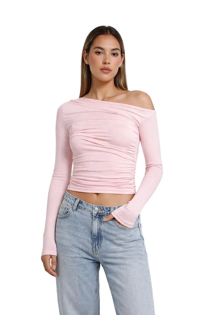 Jasnoróżowy top off-shoulder z marszczeniem i długim rękawem