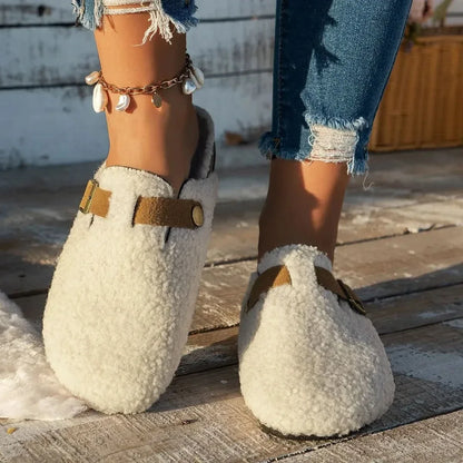 Pluszowe kapcie typu chodaki Teddy z klamrą – Miękkie kapcie domowe z otwartą piętą
